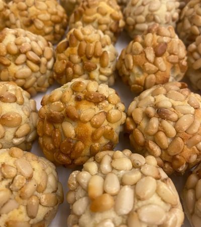 Panellets de piñones