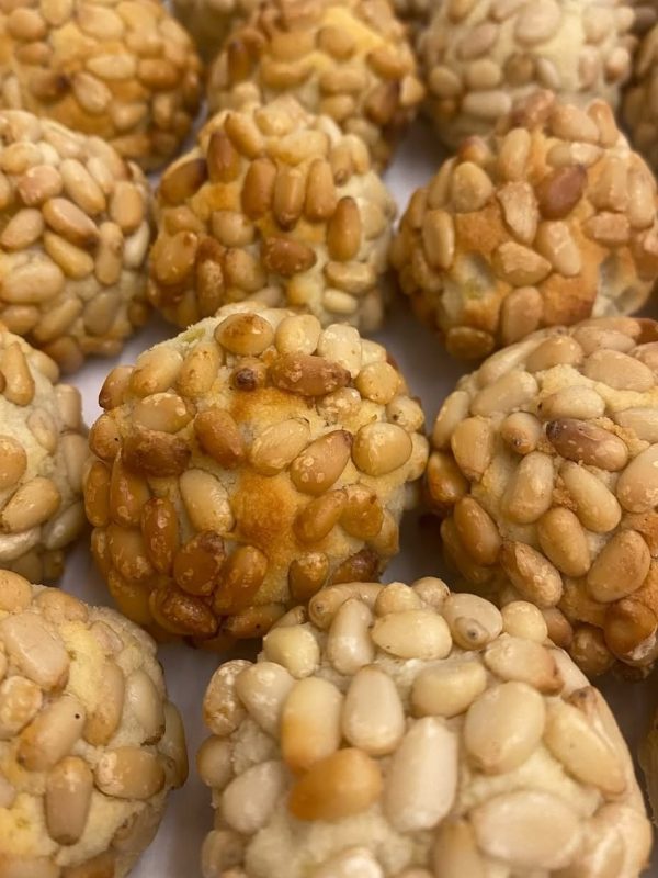 Panellets de piñones