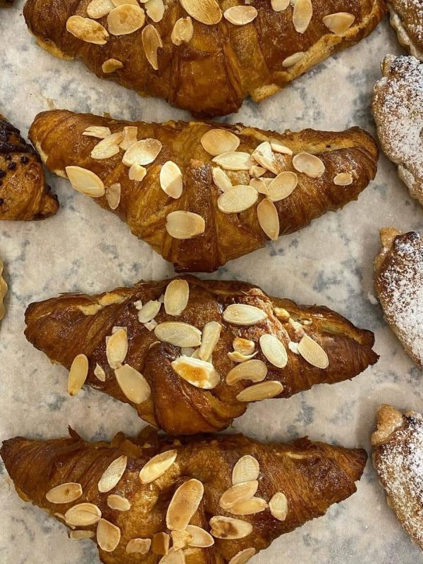 Croissant de mantequilla relleno